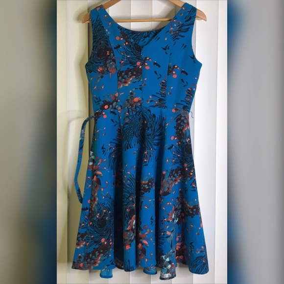 Eva. Mendes dress - Picture 3 of 4